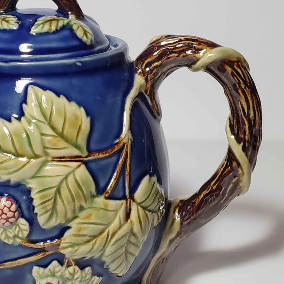 Majolica Teapot Berries Flowers - Picture 4 of 10